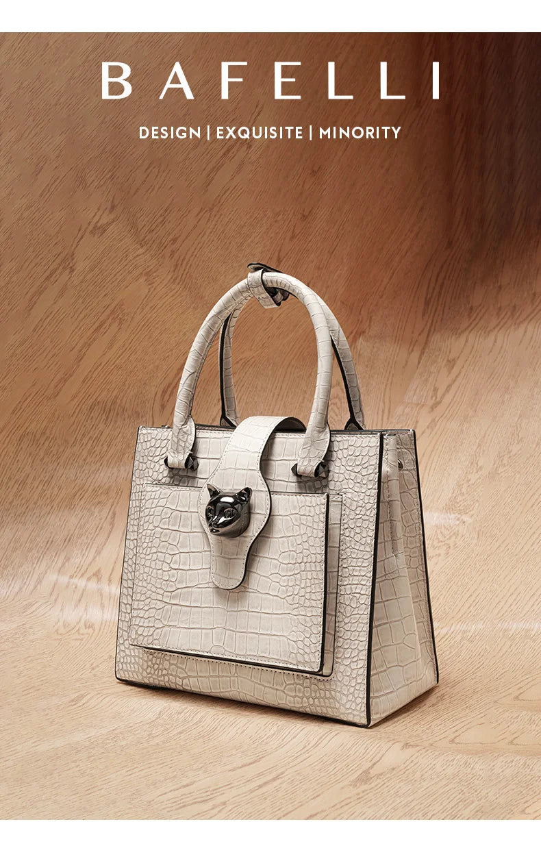 Structured Business Tote in Genuine Leather with Lock Closure
