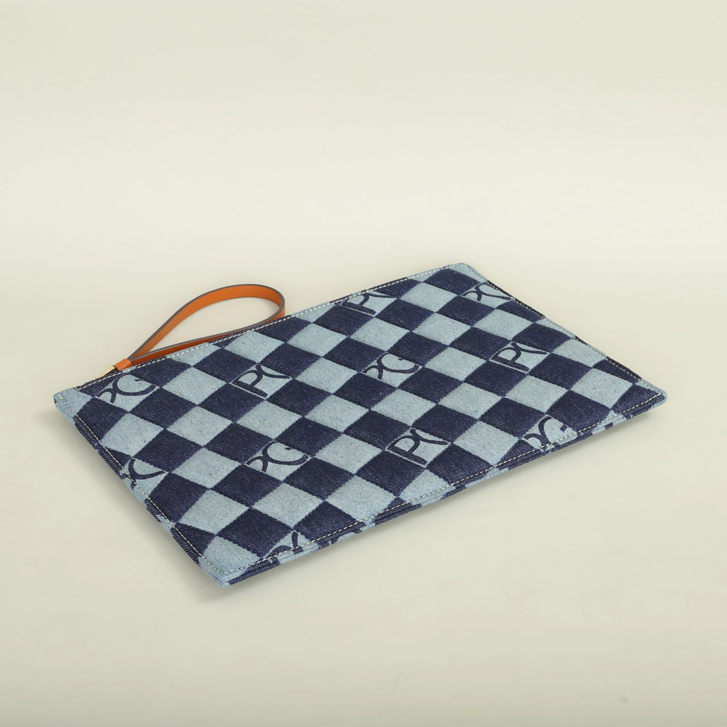 Elegant Plaid Nylon Clutch Bag – Soft and Versatile