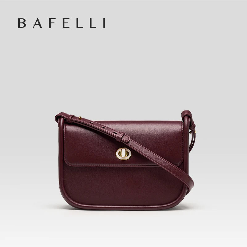 Elegant Split Leather Saddle Crossbody Bag
