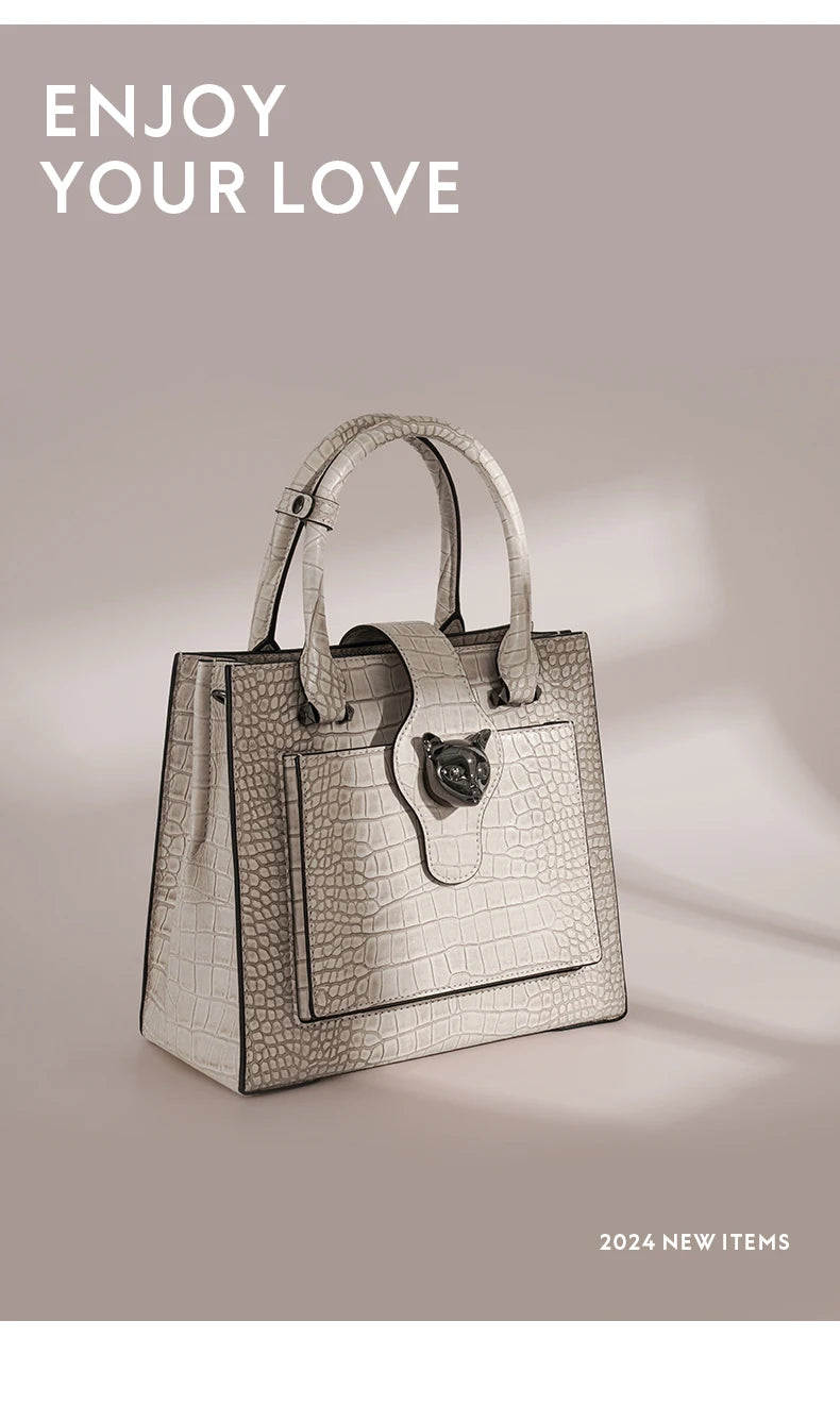 Structured Business Tote in Genuine Leather with Lock Closure