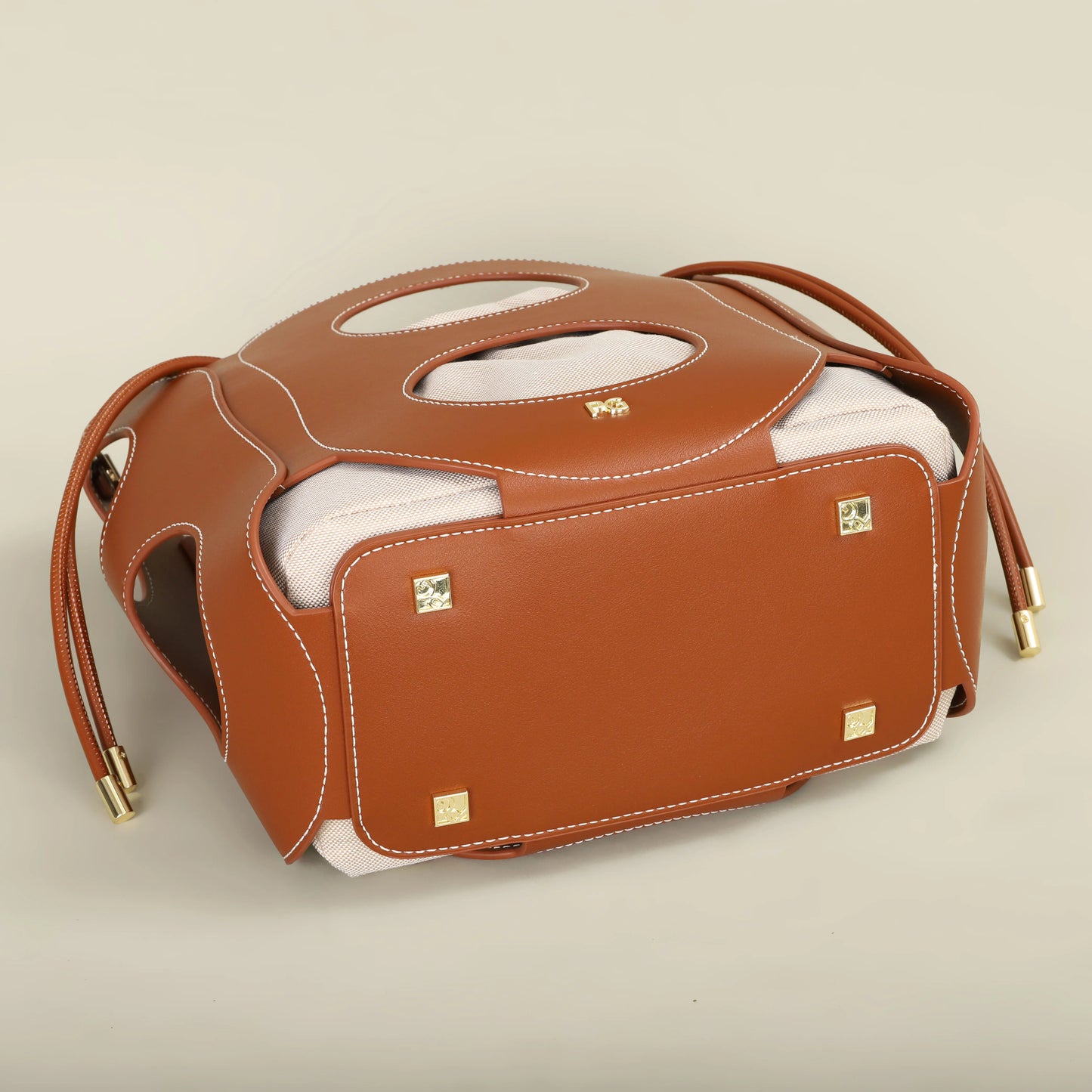 Hollow Design Bucket Shoulder Bag – Stylish and Lightweight