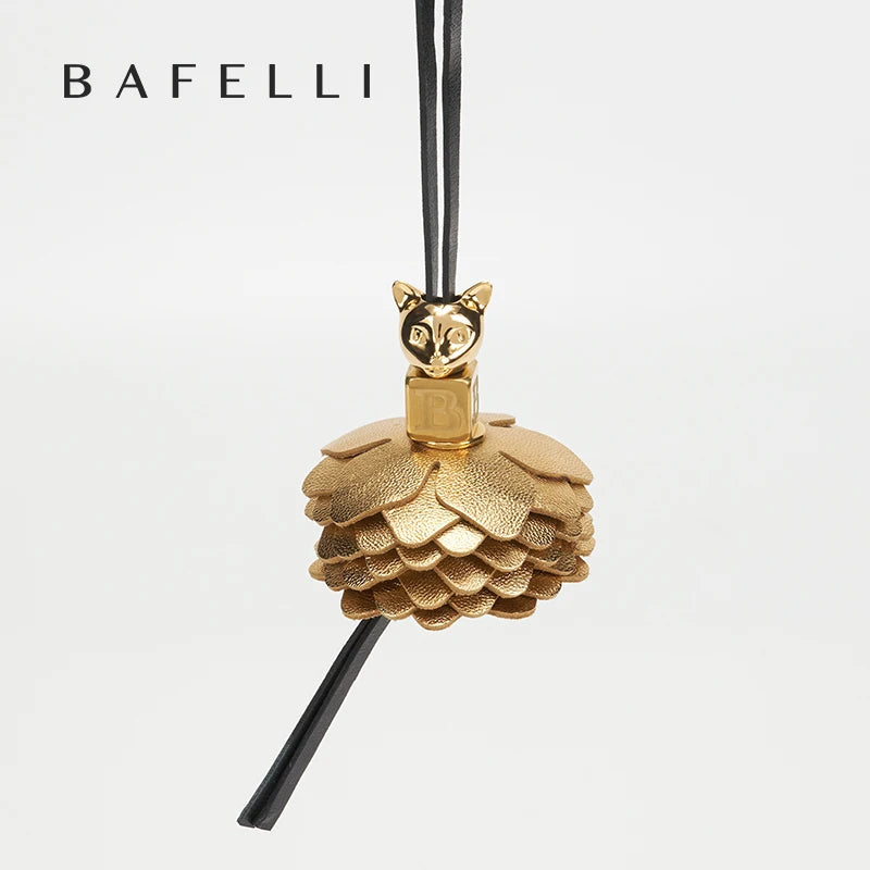 Cat-Shaped Metal Bag Charm – Fashion Accessory