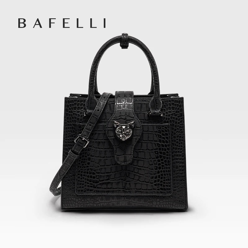 Structured Business Tote in Genuine Leather with Lock Closure