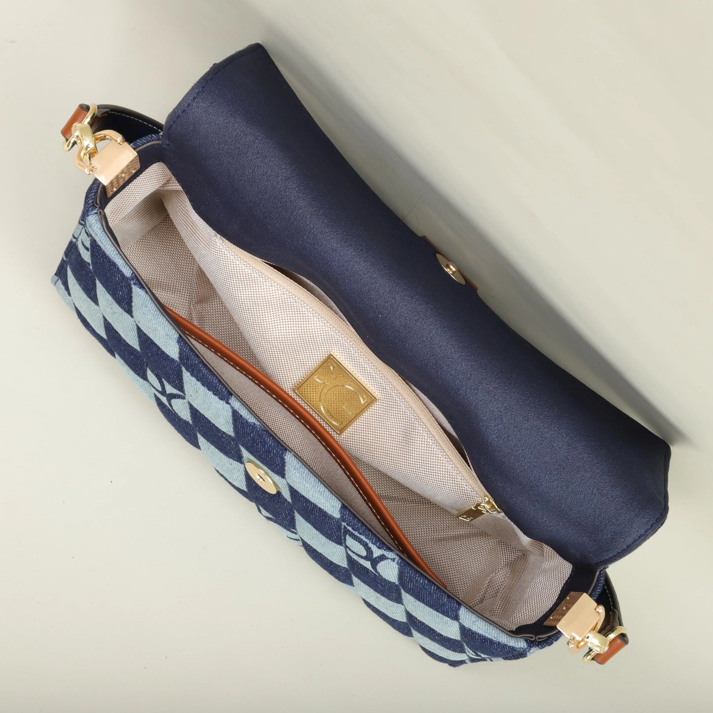 Elegant Bright Crossbody Bag – High Quality Fashion Satchel