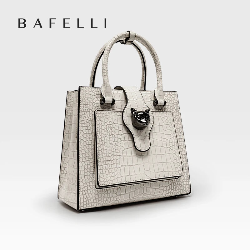 Structured Business Tote in Genuine Leather with Lock Closure