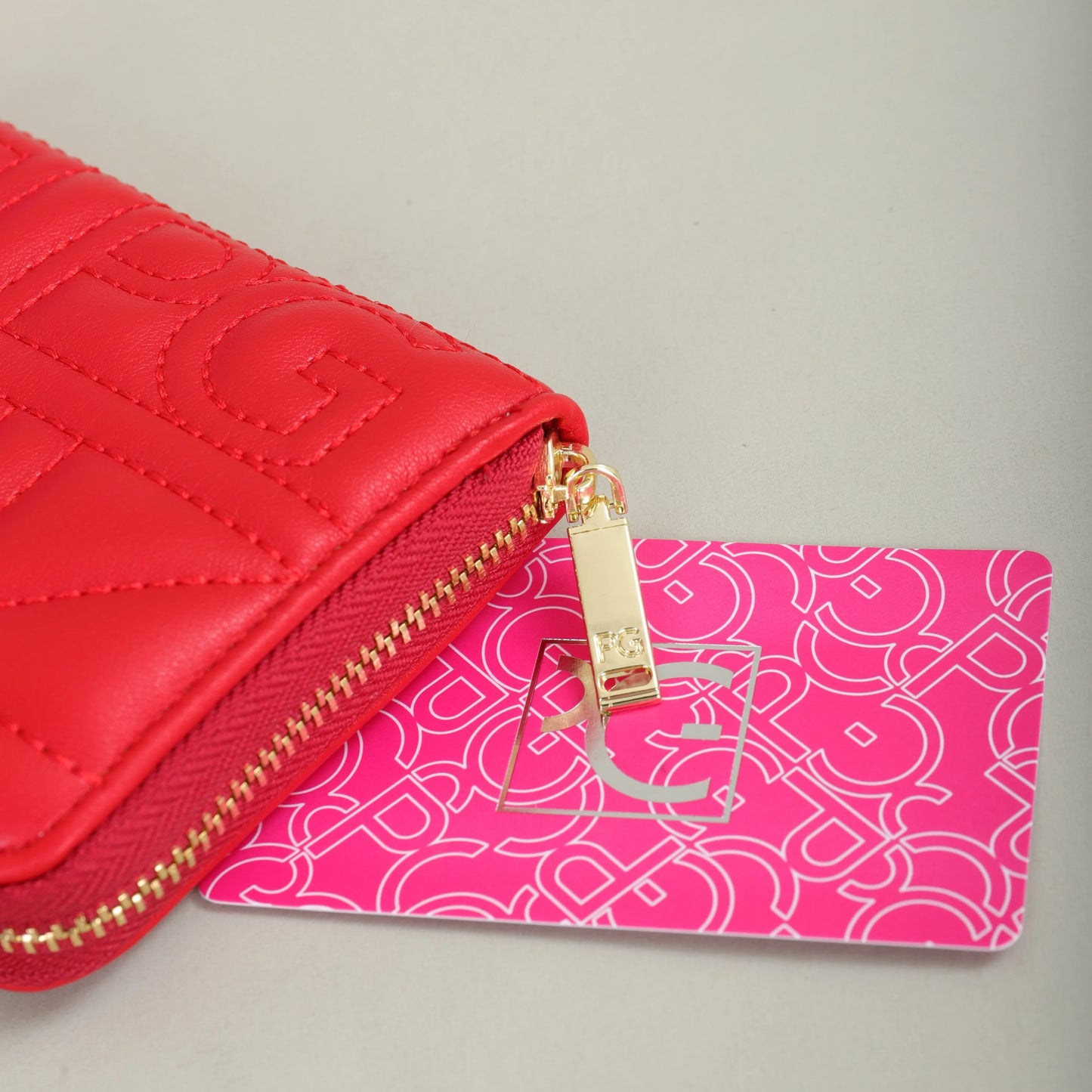 Elegant Letter Embroidery Zipper Wallet – Compact and Stylish