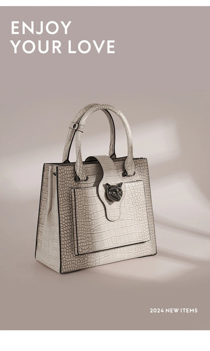 Structured Business Tote in Genuine Leather with Lock Closure