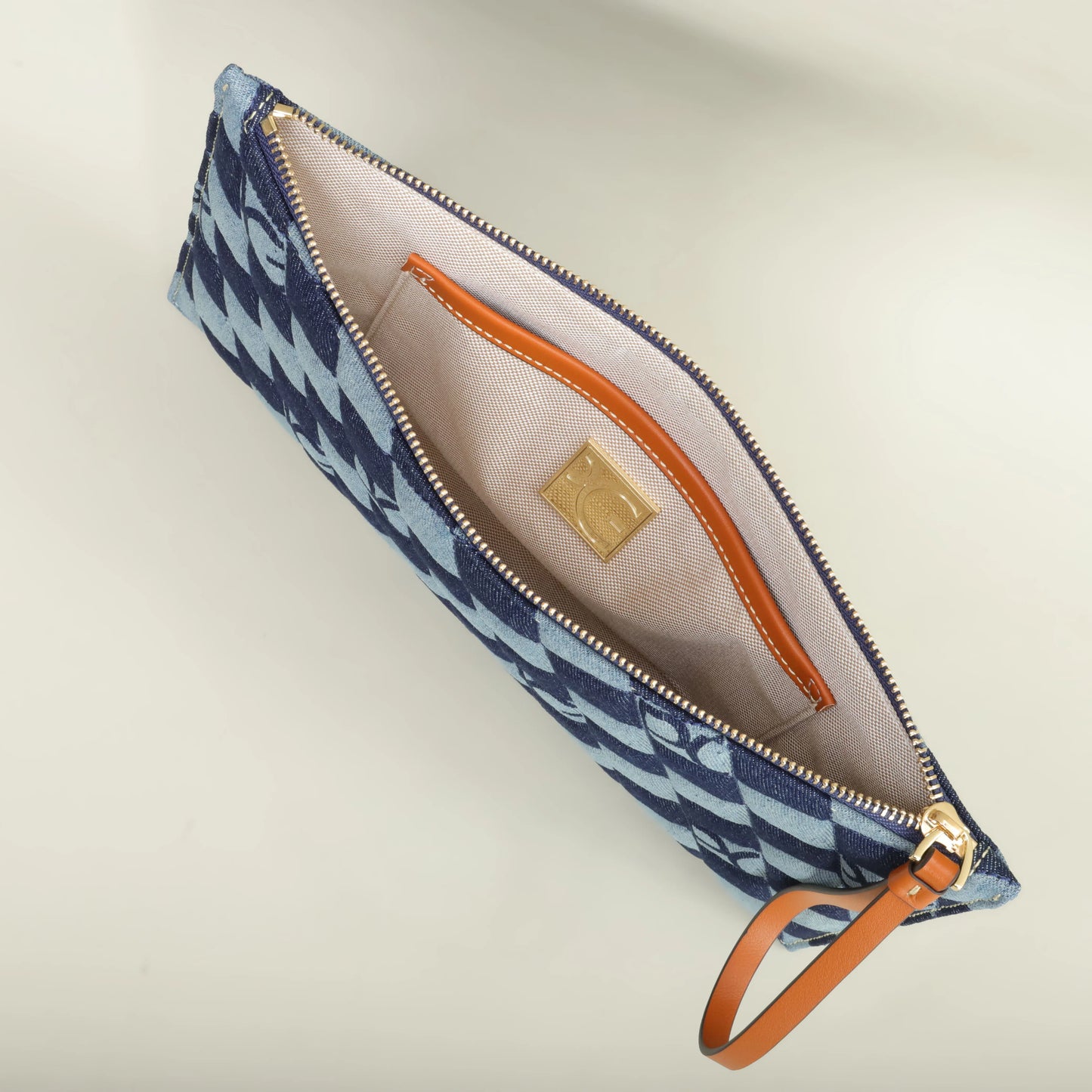 Elegant Plaid Nylon Clutch Bag – Soft and Versatile
