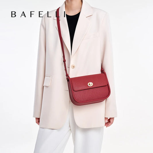 Elegant Split Leather Saddle Crossbody Bag